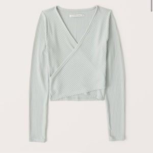 NWOT Abercrombie wrap long sleeve in mint